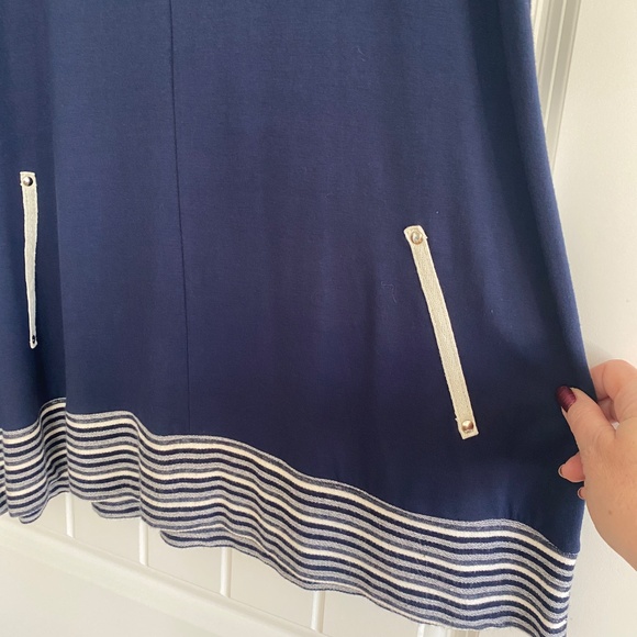 NWT Erin London Cold Shoulder Long Sleeve Top Turn-A-Bout in Navy Size Large - Picture 4 of 8